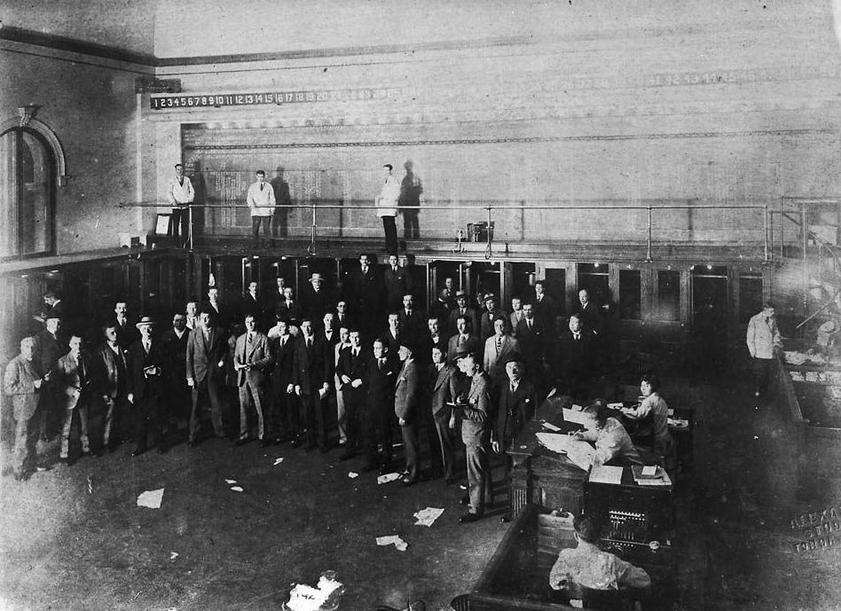 Members trading on the floor of the Toronto Stock Exchange